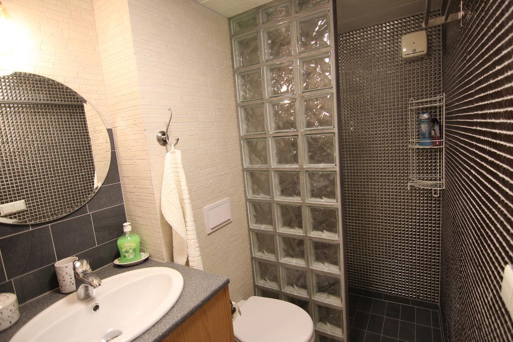 Solheimar Studio Apartment Isafjordur Номер фото