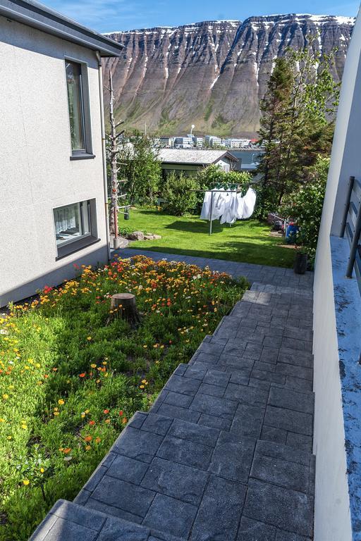 Solheimar Studio Apartment Isafjordur Екстер'єр фото