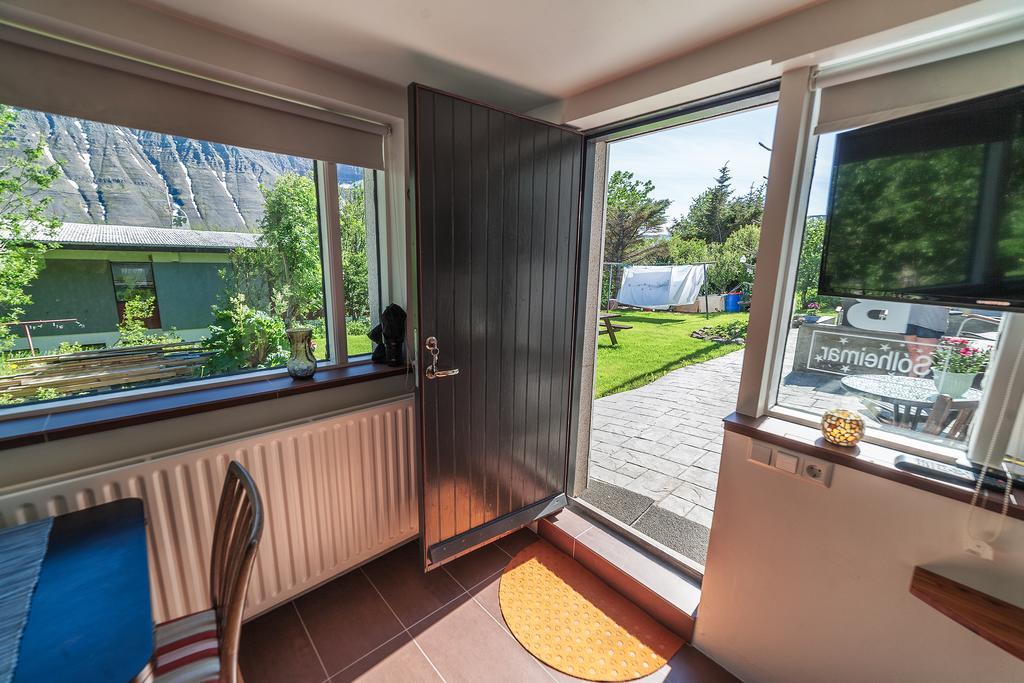 Solheimar Studio Apartment Isafjordur Екстер'єр фото